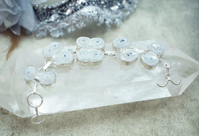 Look At These Tips To Become Informed About Jewelry 1 look at these tips to become informed about jewelry