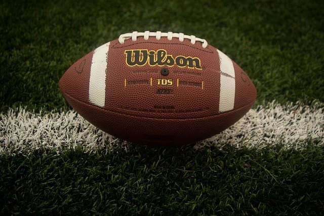 playing a great game football tips and tricks