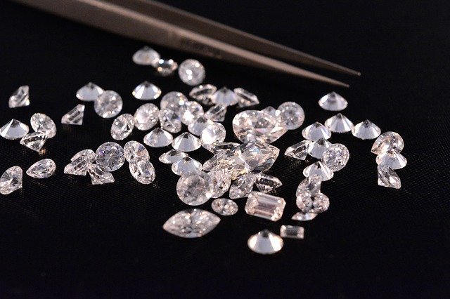 What To Look For When Buying Jewelry 1 what to look for when buying jewelry