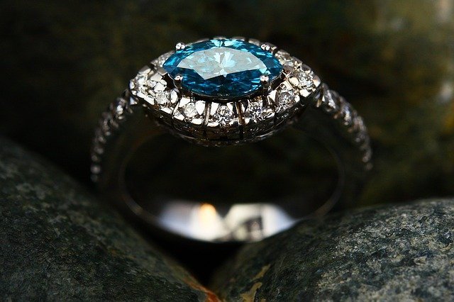 Ideas For Selecting And Maintaining Your Jewelry 1 ideas for selecting and maintaining your jewelry