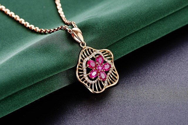 Want To Figure Out How You Can Sell Jewelry? 1 want to figure out how you can sell jewelry