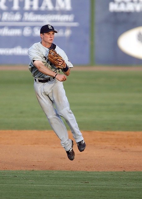 want to learn how to play some baseball