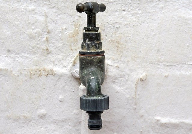 tips on how to deal with a plumbing problem