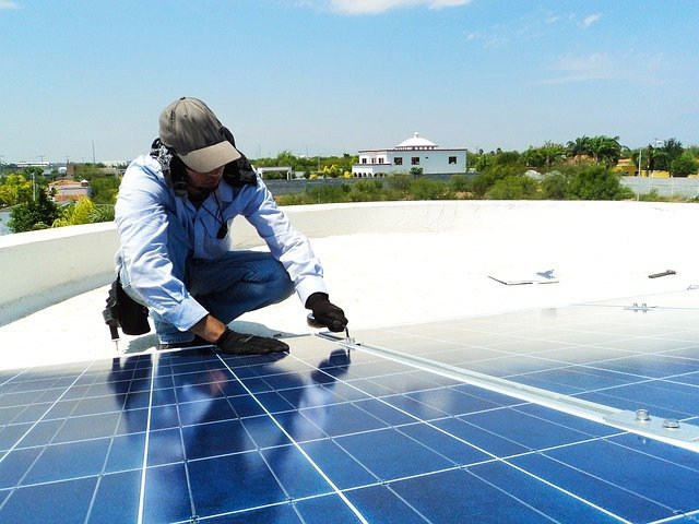 pros and cons of choosing a green energy provider
