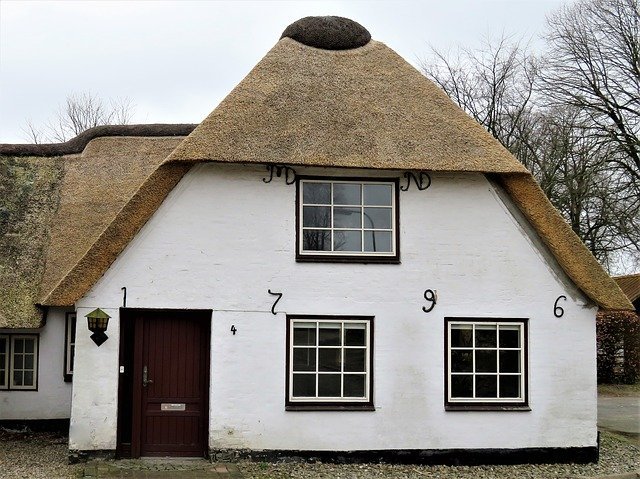 Struggling With Your Roof? Try These Tips! 1 struggling with your roof try these tips