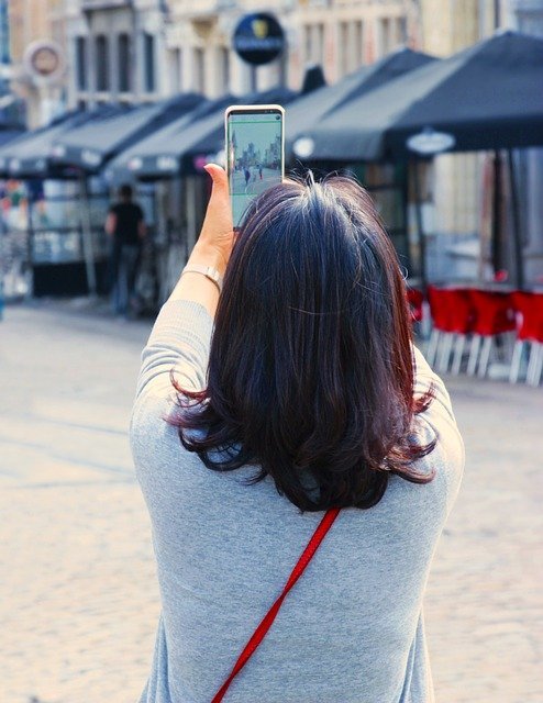 tips for backlighting when taking a selfie